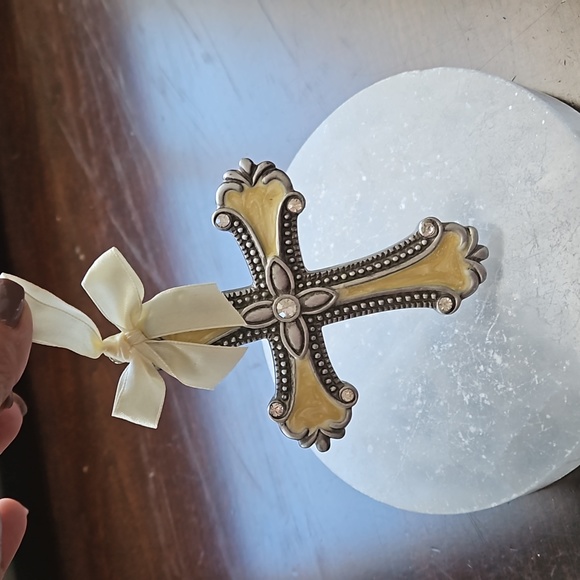 Cross ornament.   Perfect for a gift - Picture 3 of 4